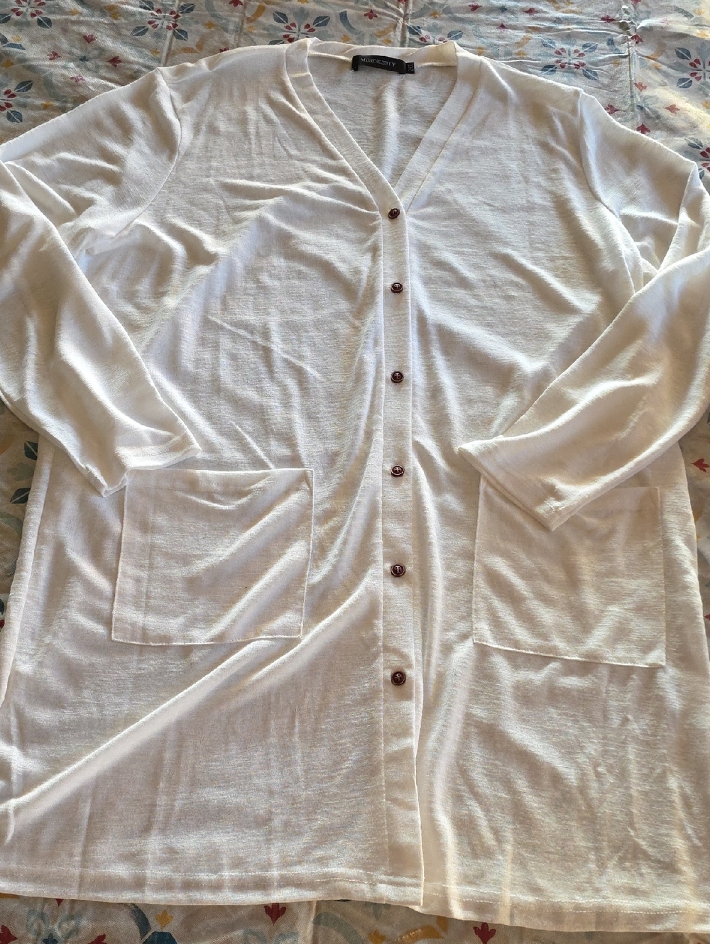 Merokeety Lightweight White V-Neck Button Cardigan